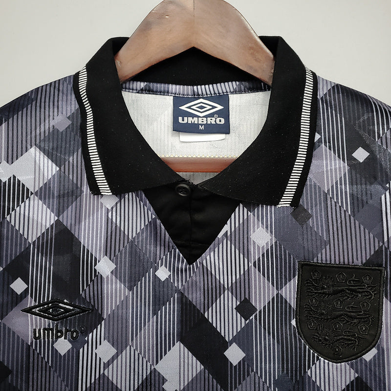 Camisa Inglaterra Retrô 1990 Preta e Branca - Umbro